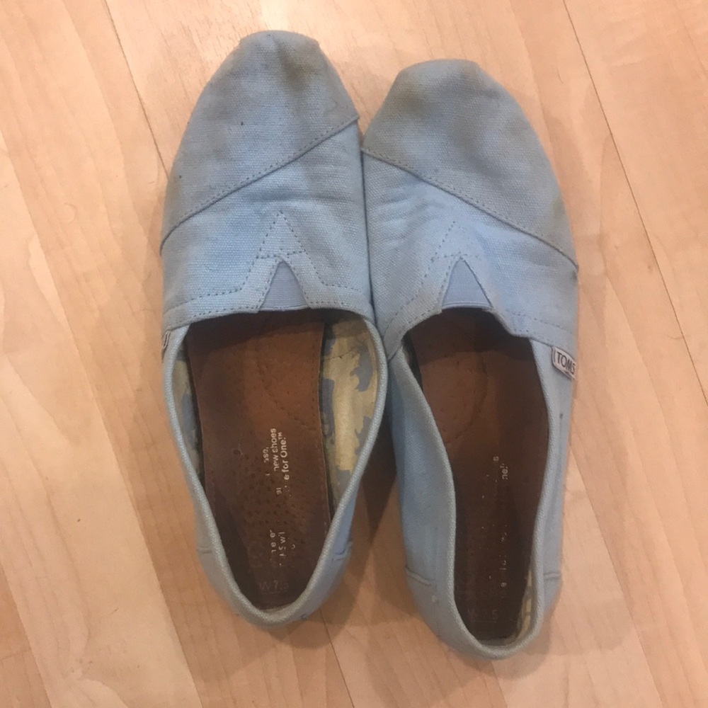 Blue Toms